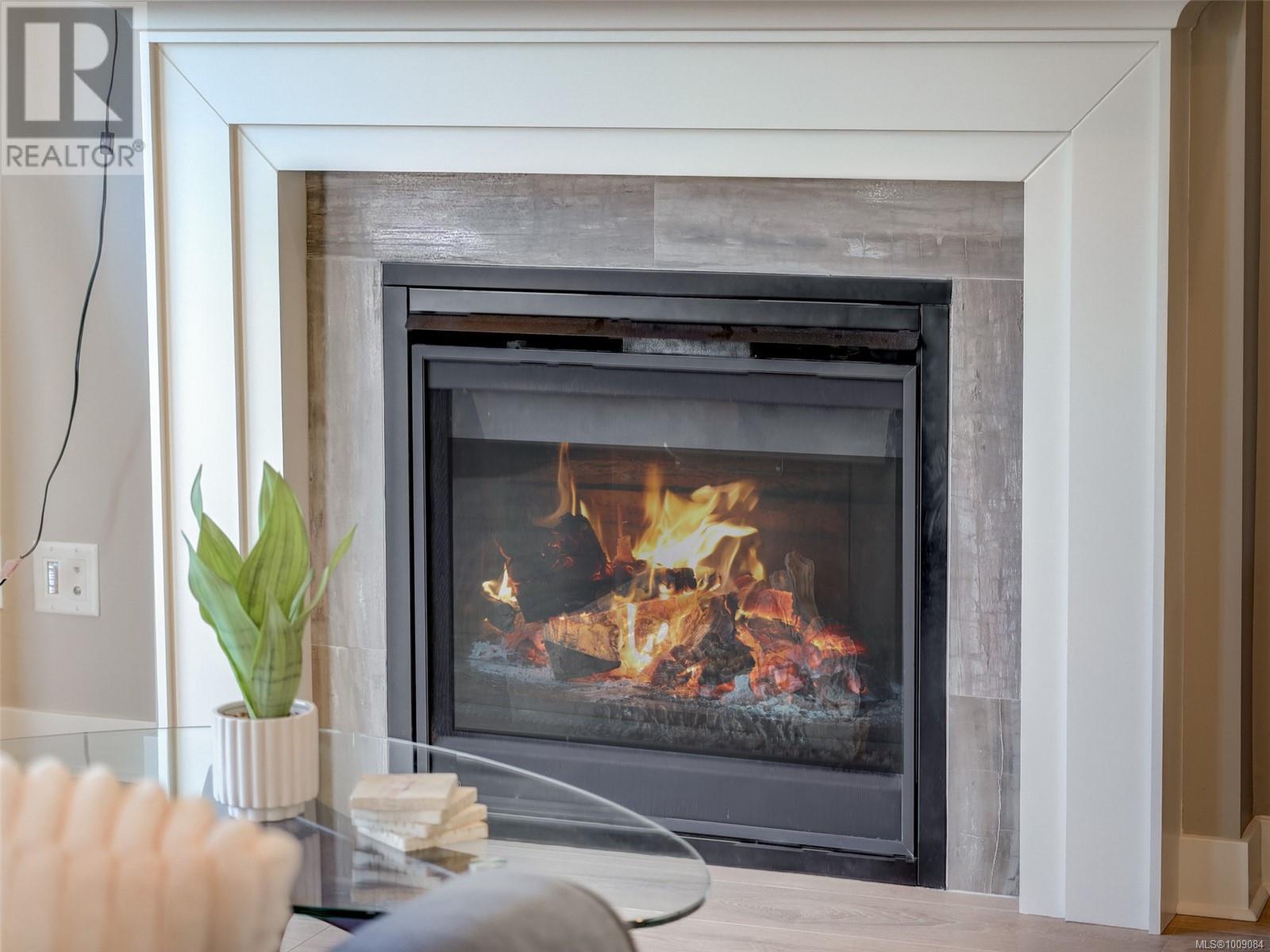 Property at 1160 Smokehouse Cres E image 5