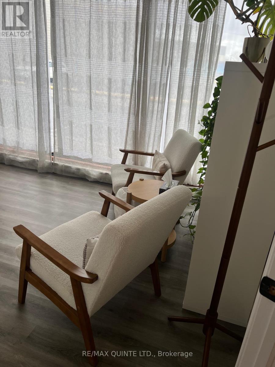 17 King Street, Quinte West, Ontario  K8V 3V7 - Photo 7 - X12127478