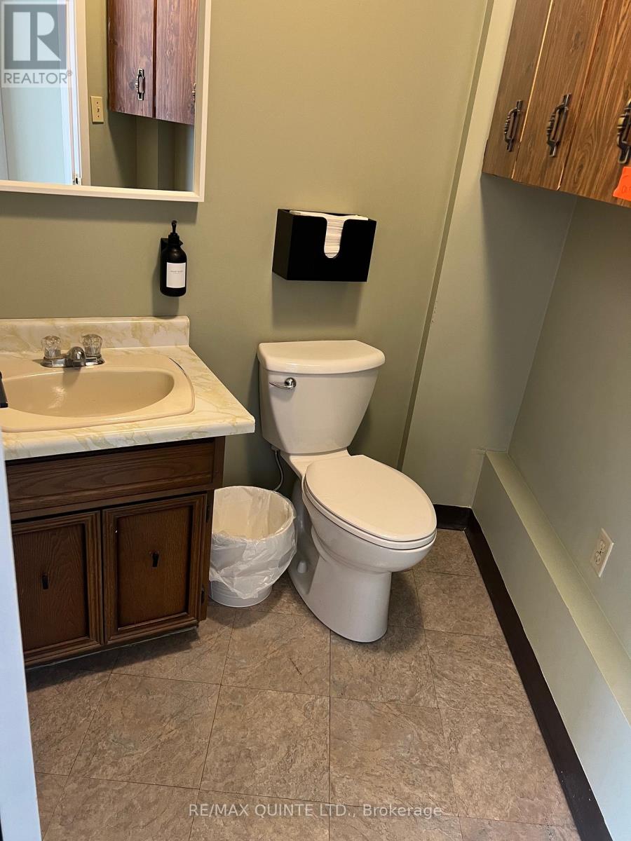 17 King Street, Quinte West, Ontario  K8V 3V7 - Photo 9 - X12127478