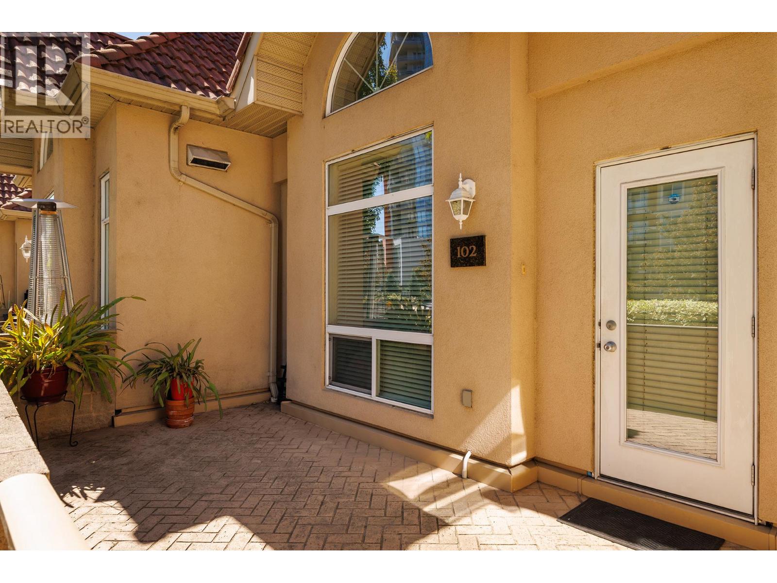 1128 Sunset Drive Unit# 102, Kelowna, British Columbia  V1Y 9W1 - Photo 2 - 10357830