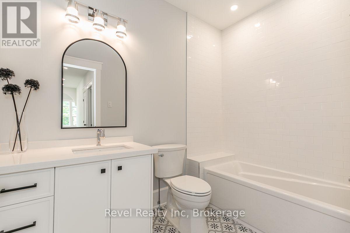 1749 Tiny Beaches Road S, Tiny, Ontario  L0L 1P0 - Photo 22 - S12320918