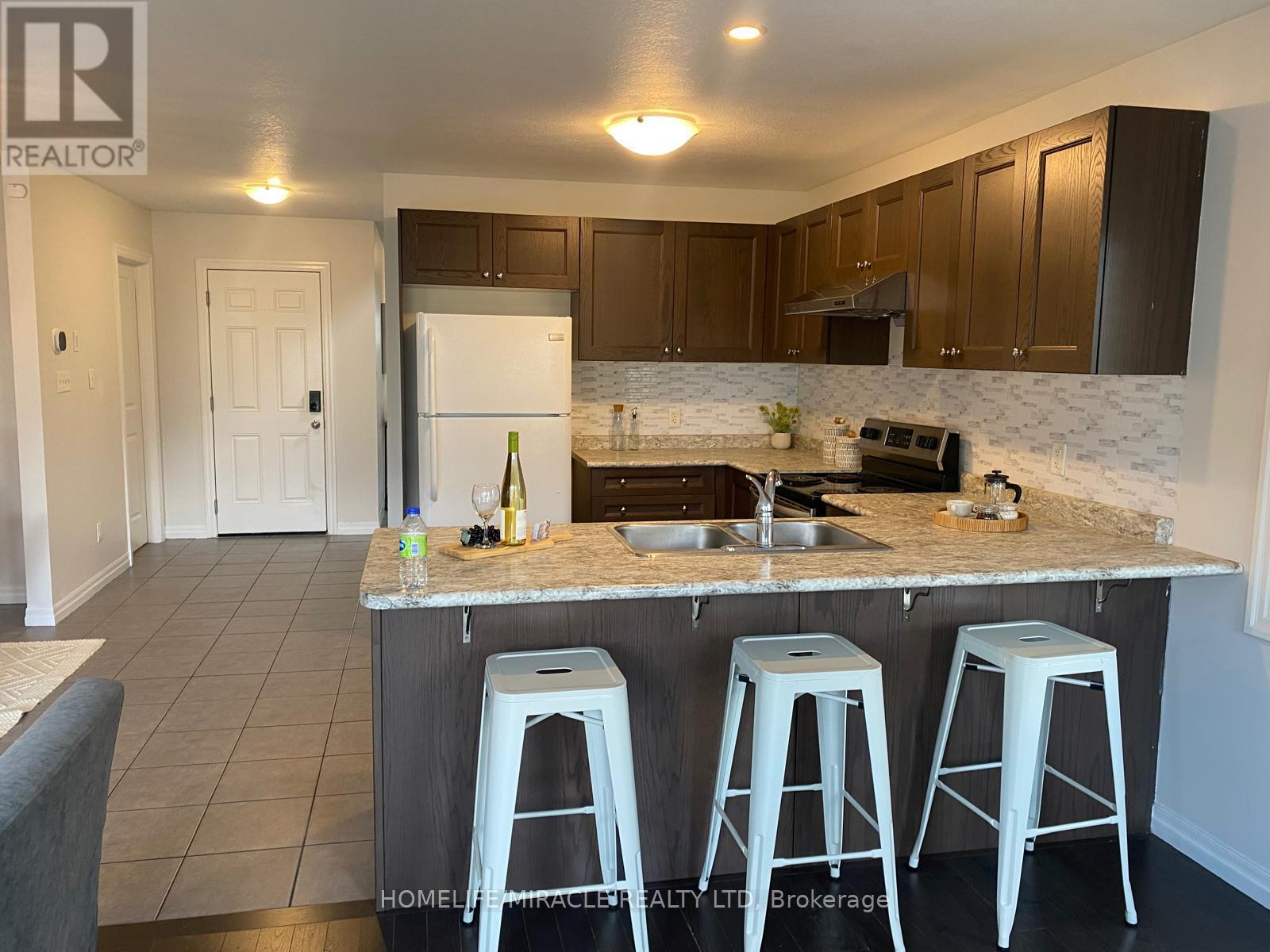 46 - 135 Hardcastle Drive, Cambridge, Ontario  N1S 0B6 - Photo 9 - X12320846