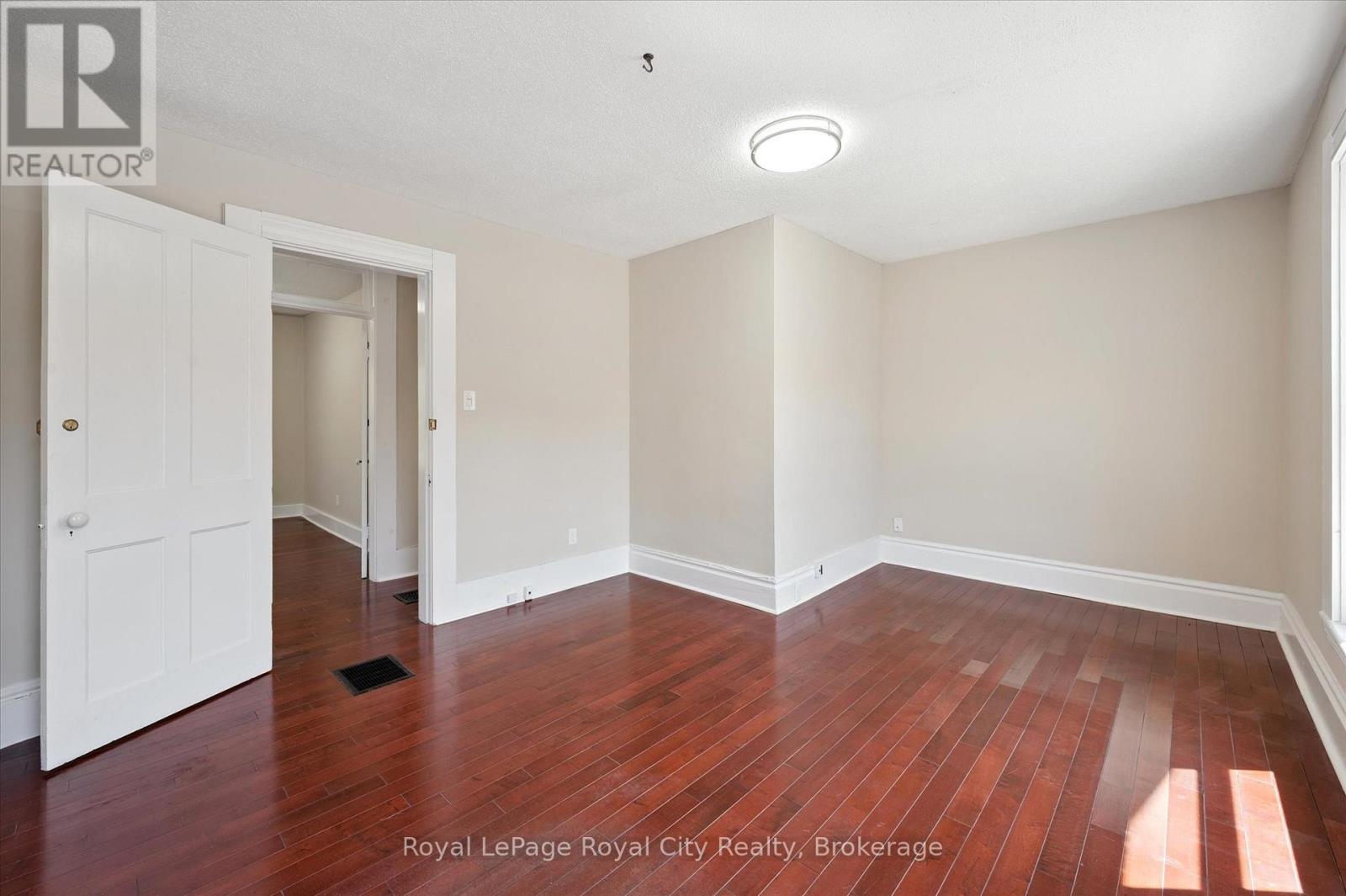 363 Woolwich Street, Guelph, Ontario  N1H 3W4 - Photo 18 - X12320902