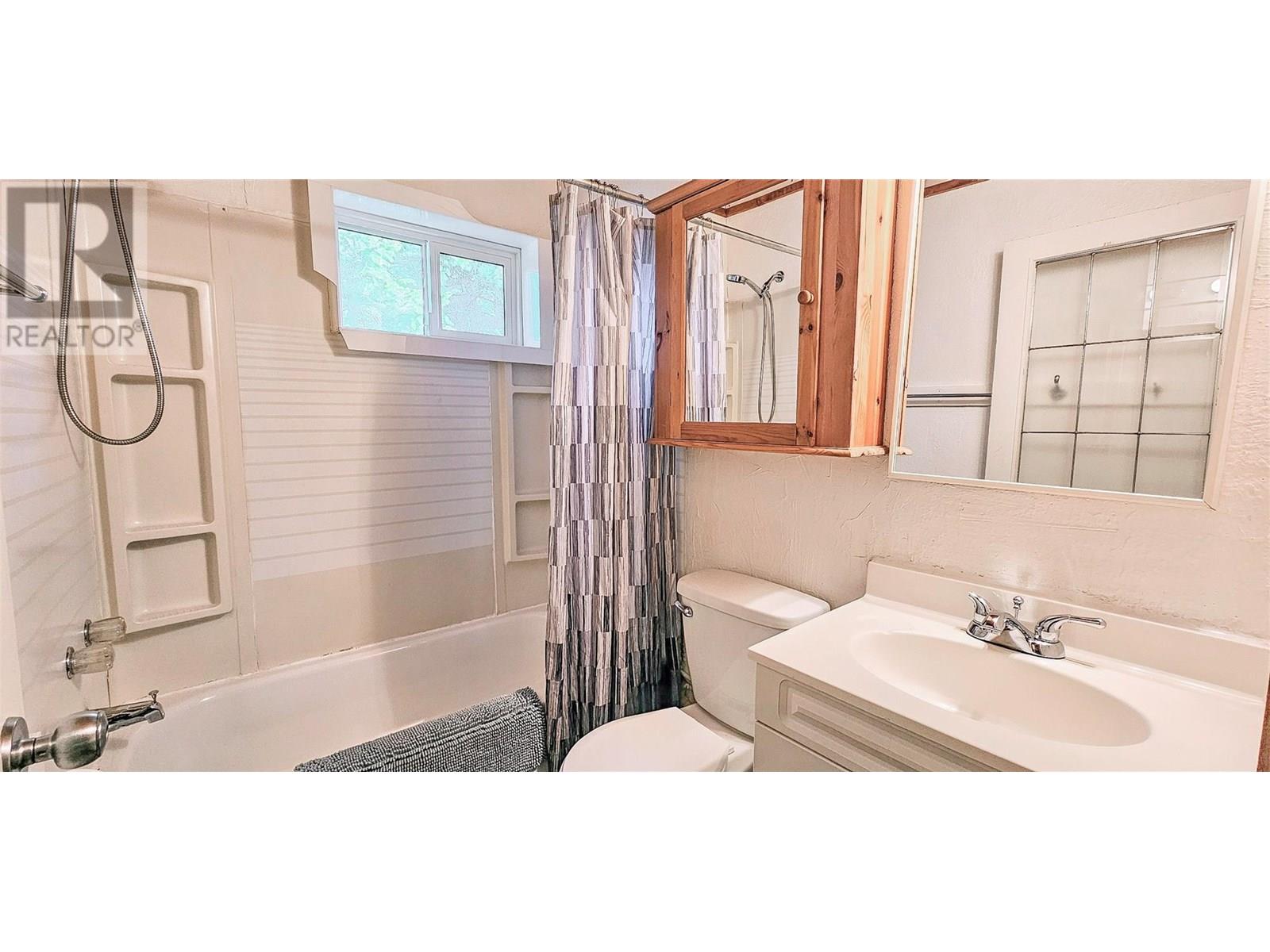 4553 Columere Road, Fairmont Hot Springs, British Columbia  V0B 1L2 - Photo 11 - 10358129