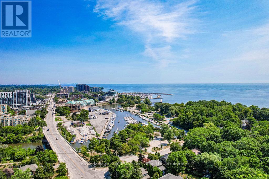 Property at 3039 LAKESHORE ROAD W image 3