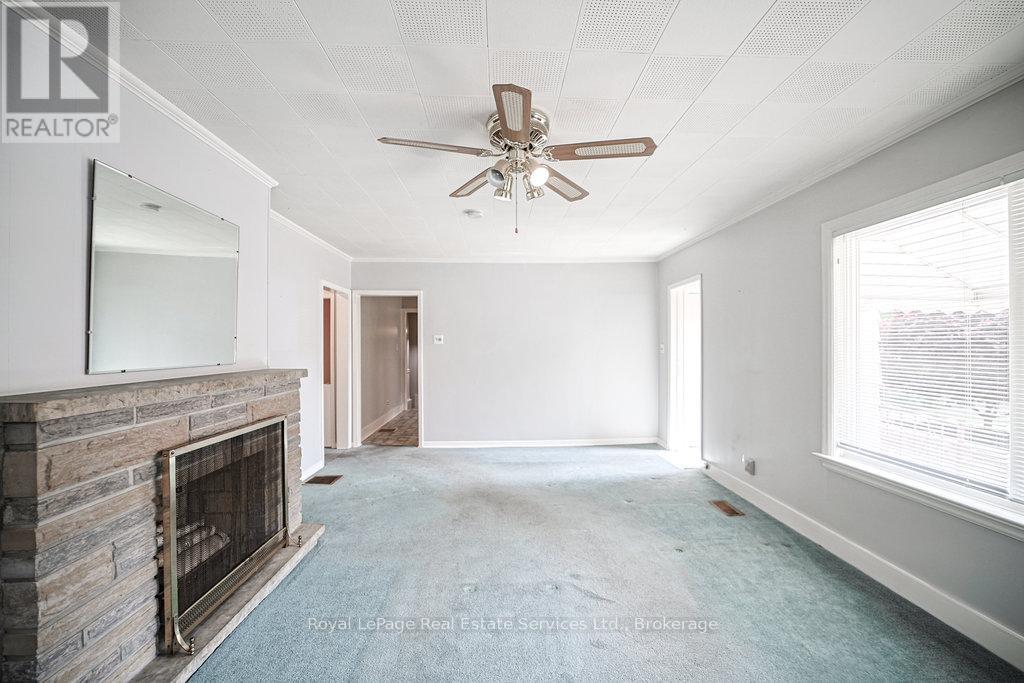 Property at 3039 LAKESHORE ROAD W image 4