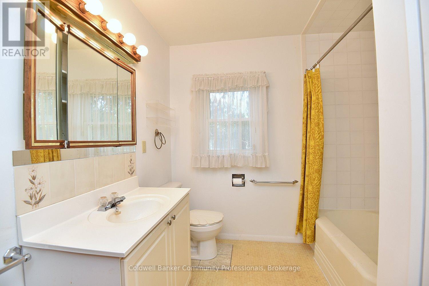 6692 Barker Street, Niagara Falls, Ontario  L2G 1Z2 - Photo 26 - X12320898
