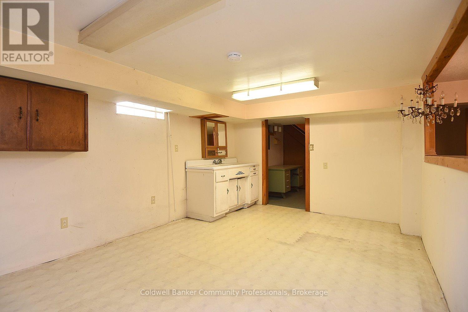 6692 Barker Street, Niagara Falls, Ontario  L2G 1Z2 - Photo 30 - X12320898