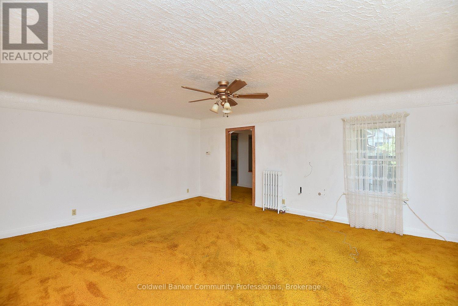 6692 Barker Street, Niagara Falls, Ontario  L2G 1Z2 - Photo 6 - X12320898