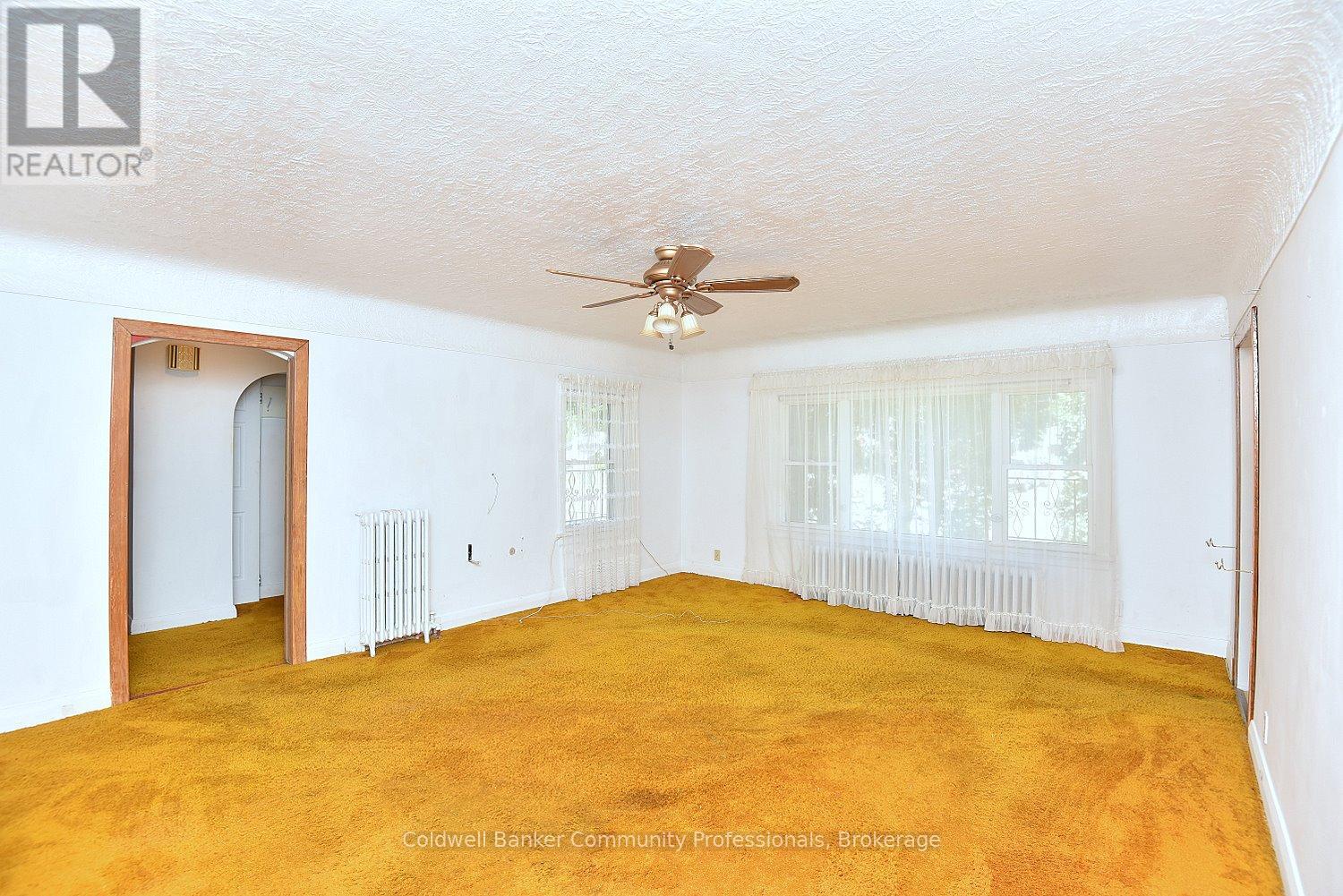 6692 Barker Street, Niagara Falls, Ontario  L2G 1Z2 - Photo 7 - X12320898