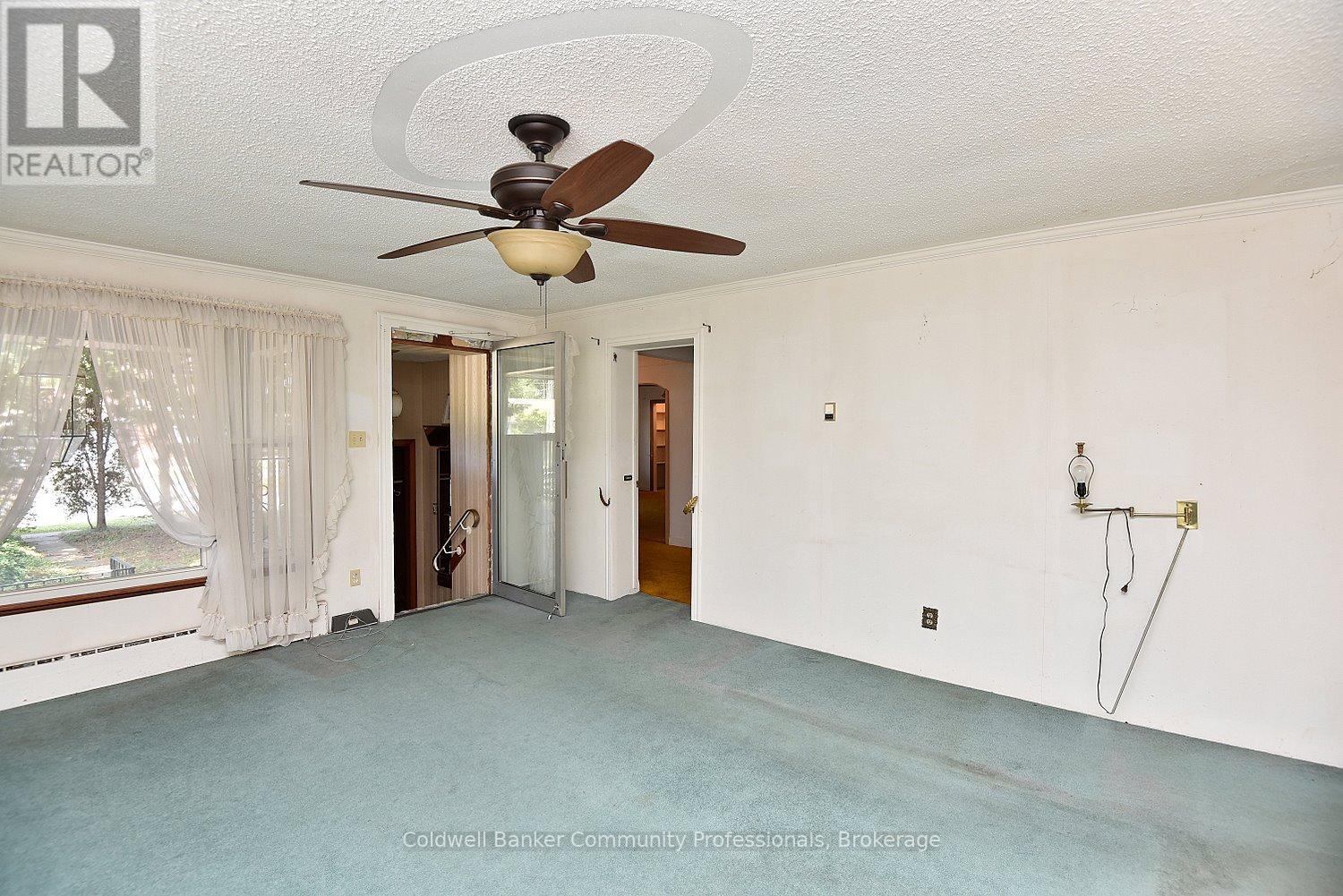 6692 Barker Street, Niagara Falls, Ontario  L2G 1Z2 - Photo 9 - X12320898