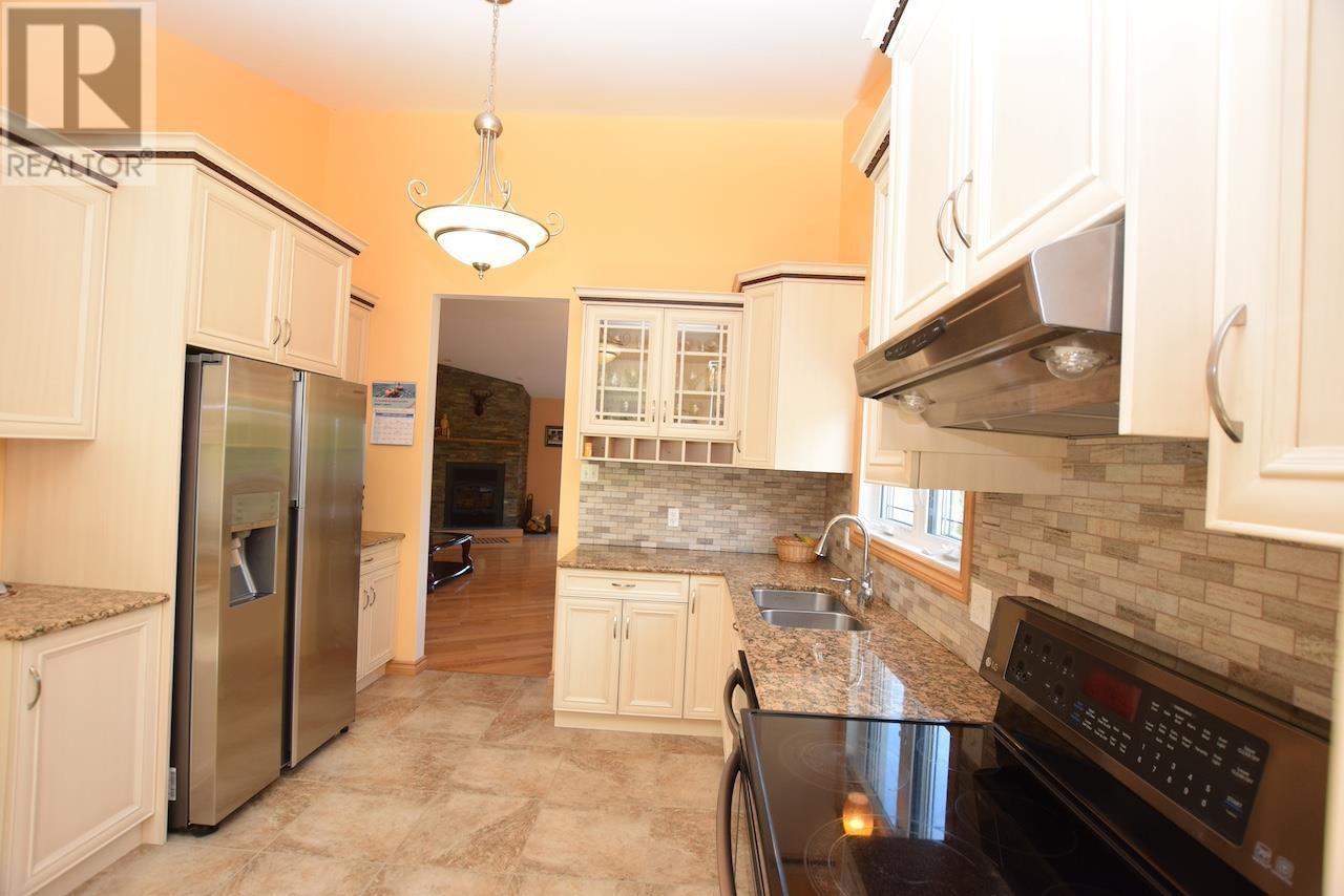 539 Leisure Bay Rd, Blind River, Ontario  P0R 1B0 - Photo 12 - SM250963