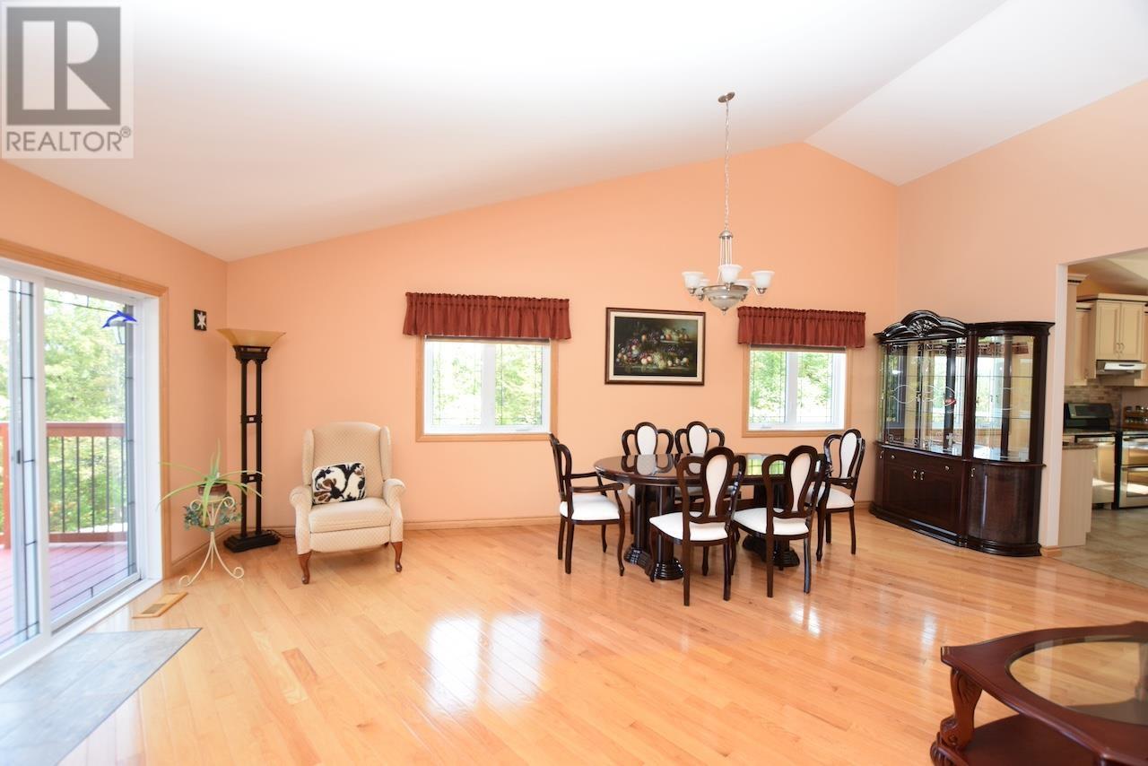539 Leisure Bay Rd, Blind River, Ontario  P0R 1B0 - Photo 9 - SM250963