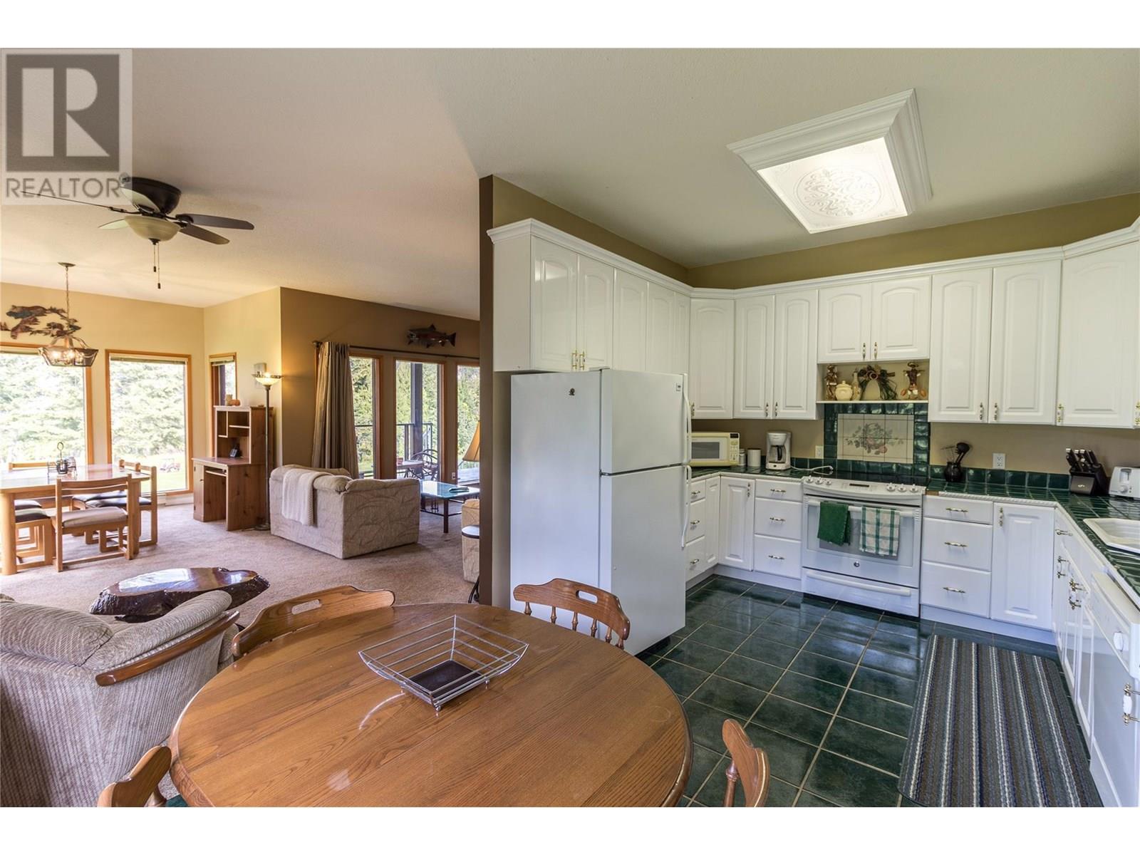 1283 Riondel Road, Riondel, British Columbia  V0B 2B0 - Photo 15 - 10358079