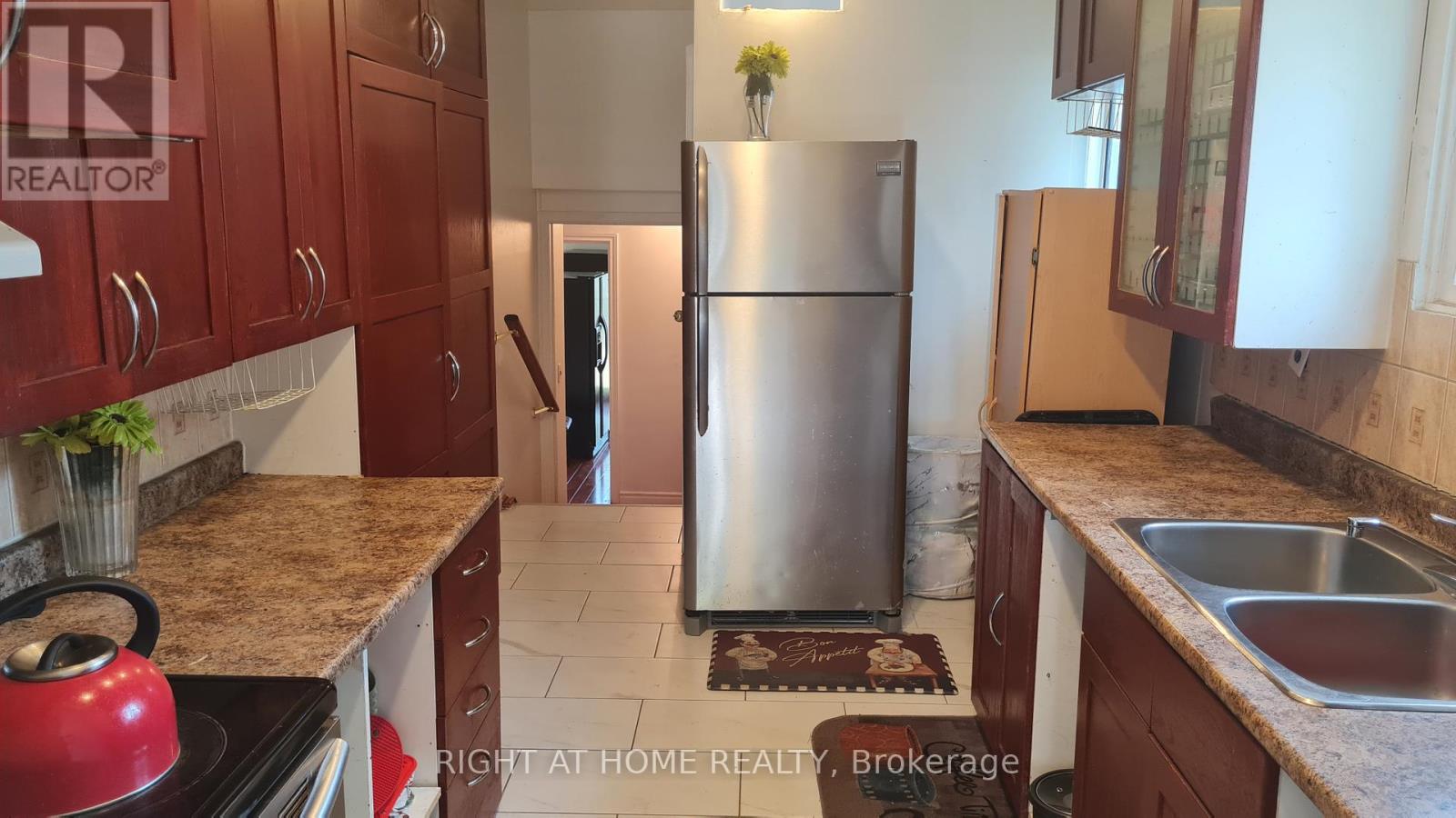 55 Littleleaf Drive, Toronto, Ontario  M1B 1Y7 - Photo 6 - E12272163