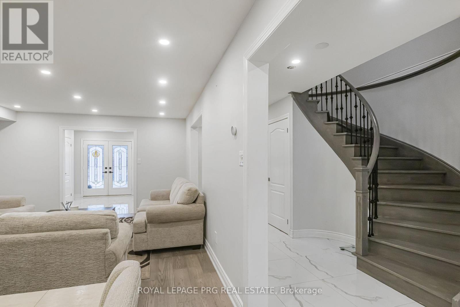 226 Mountainberry Road, Brampton, Ontario  L6R 1W3 - Photo 11 - W12320875