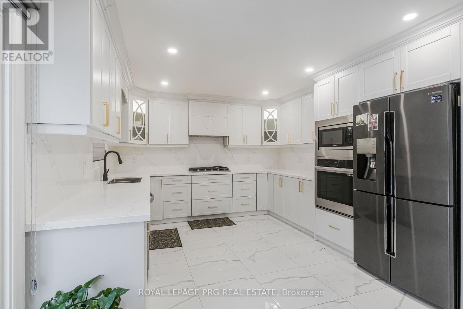 226 Mountainberry Road, Brampton, Ontario  L6R 1W3 - Photo 12 - W12320875