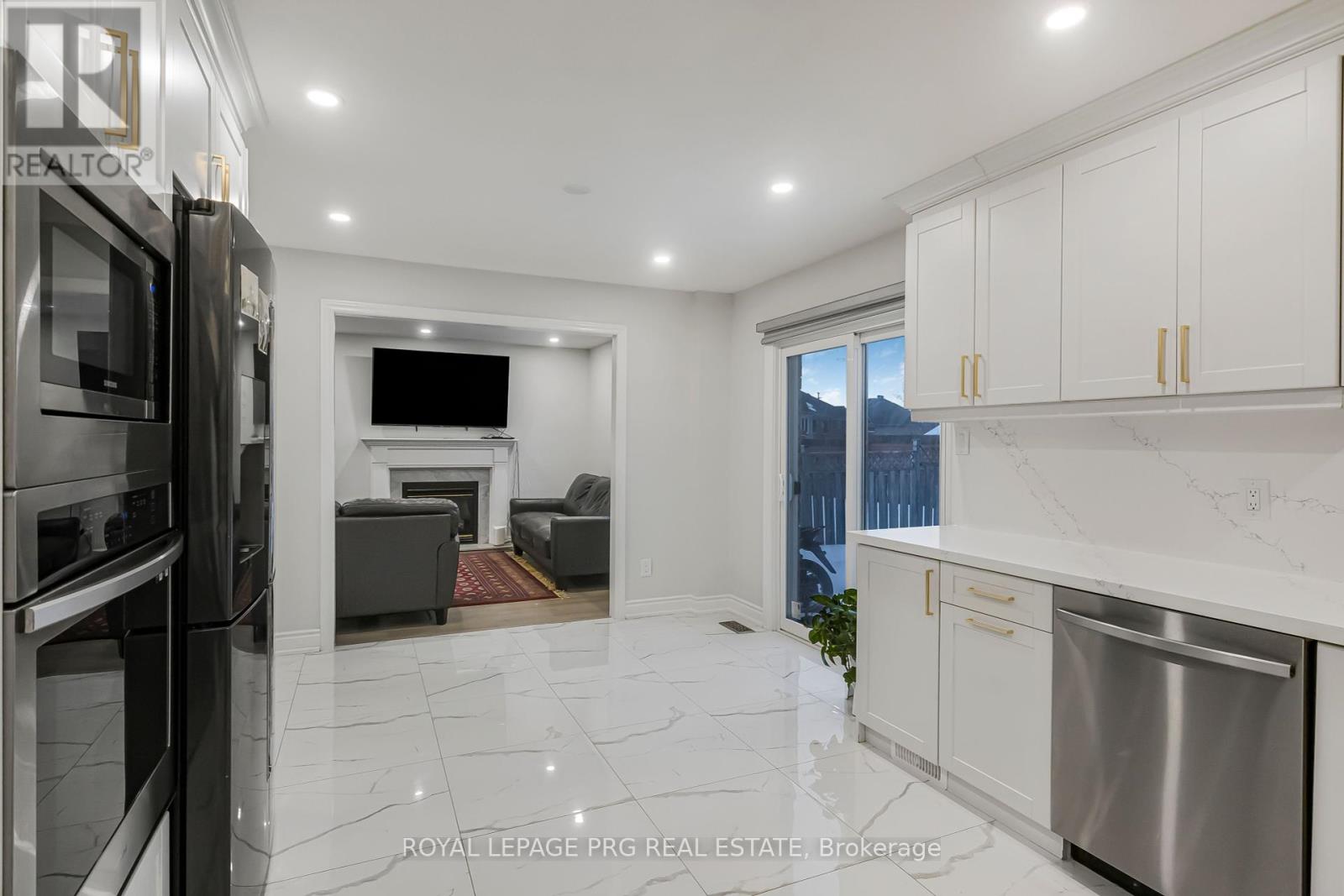 226 Mountainberry Road, Brampton, Ontario  L6R 1W3 - Photo 13 - W12320875