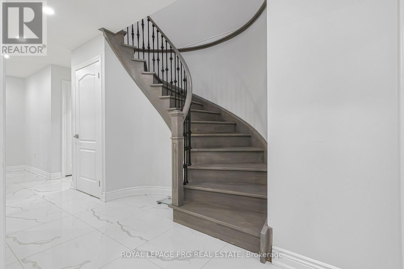 226 Mountainberry Road, Brampton, Ontario  L6R 1W3 - Photo 16 - W12320875
