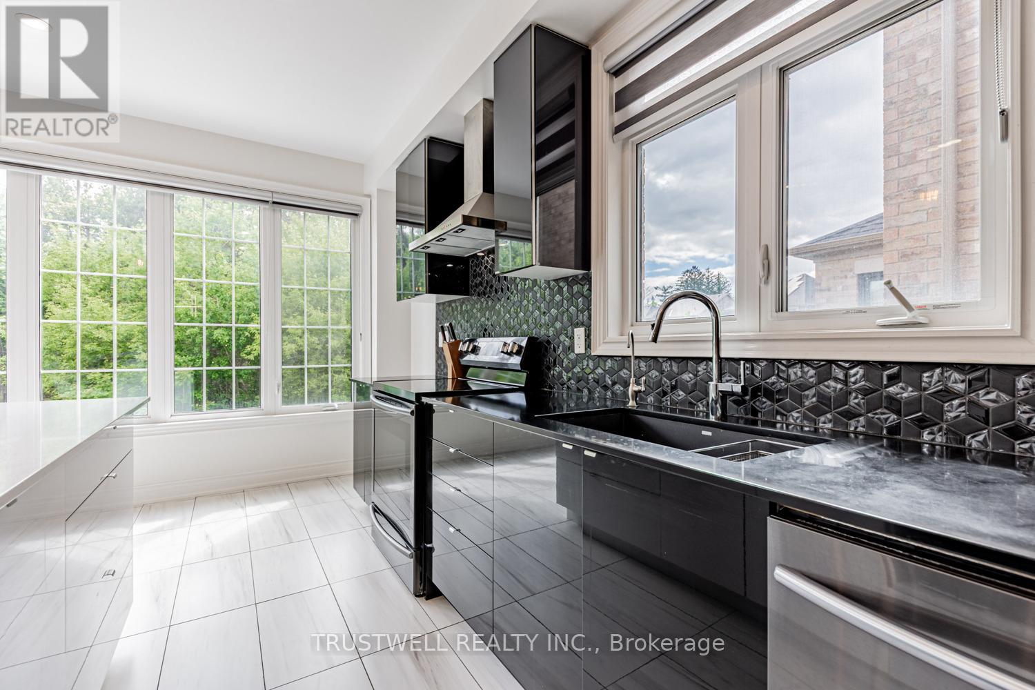 12 Vineyard Drive, Brampton (Bram West), Ontario  L6Y 2A5 - Photo 12 - W12320912