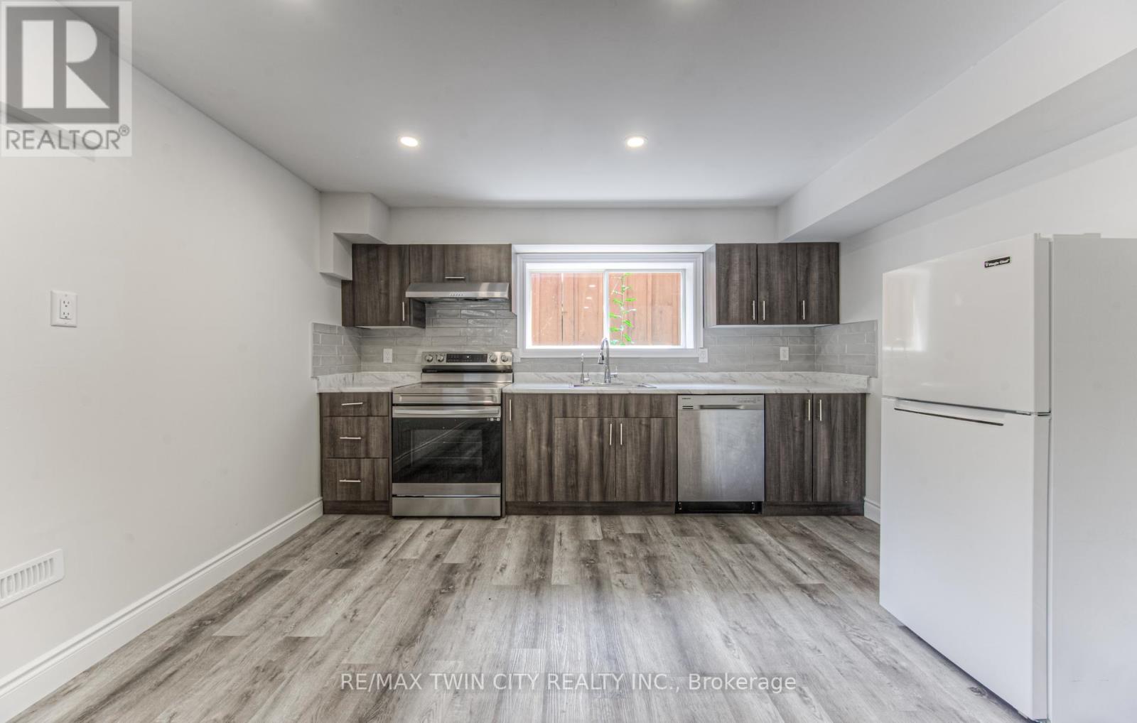 93 Tremaine Drive, Kitchener, Ontario  N2A 4M3 - Photo 27 - X12320896