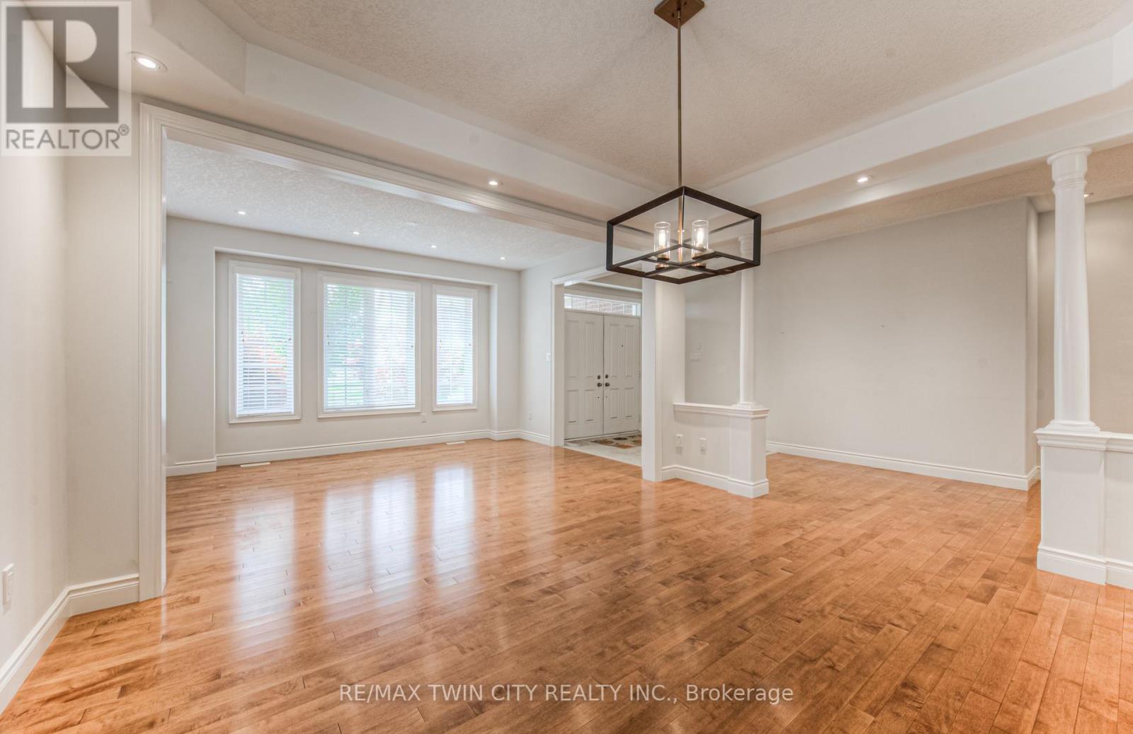93 Tremaine Drive, Kitchener, Ontario  N2A 4M3 - Photo 8 - X12320896