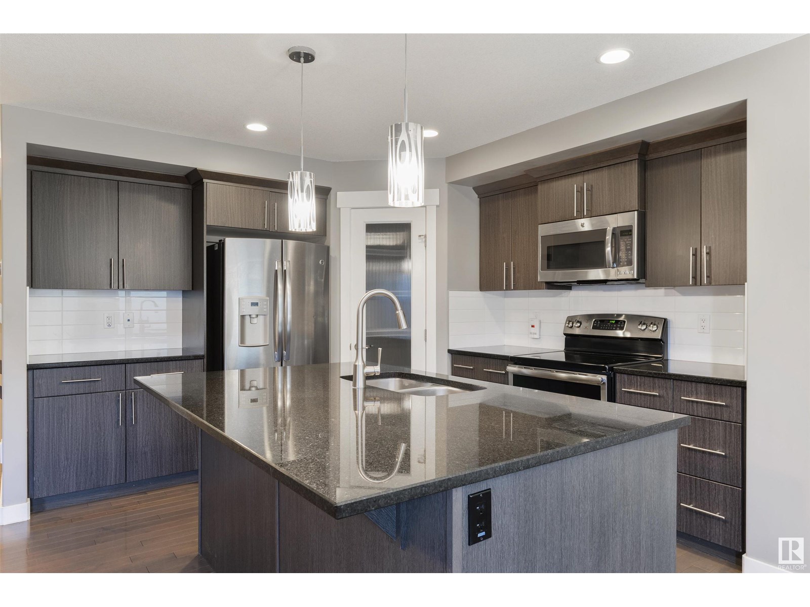 2328 Ware Cr Nw, Edmonton, Alberta  T6W 2W5 - Photo 1 - E4450884