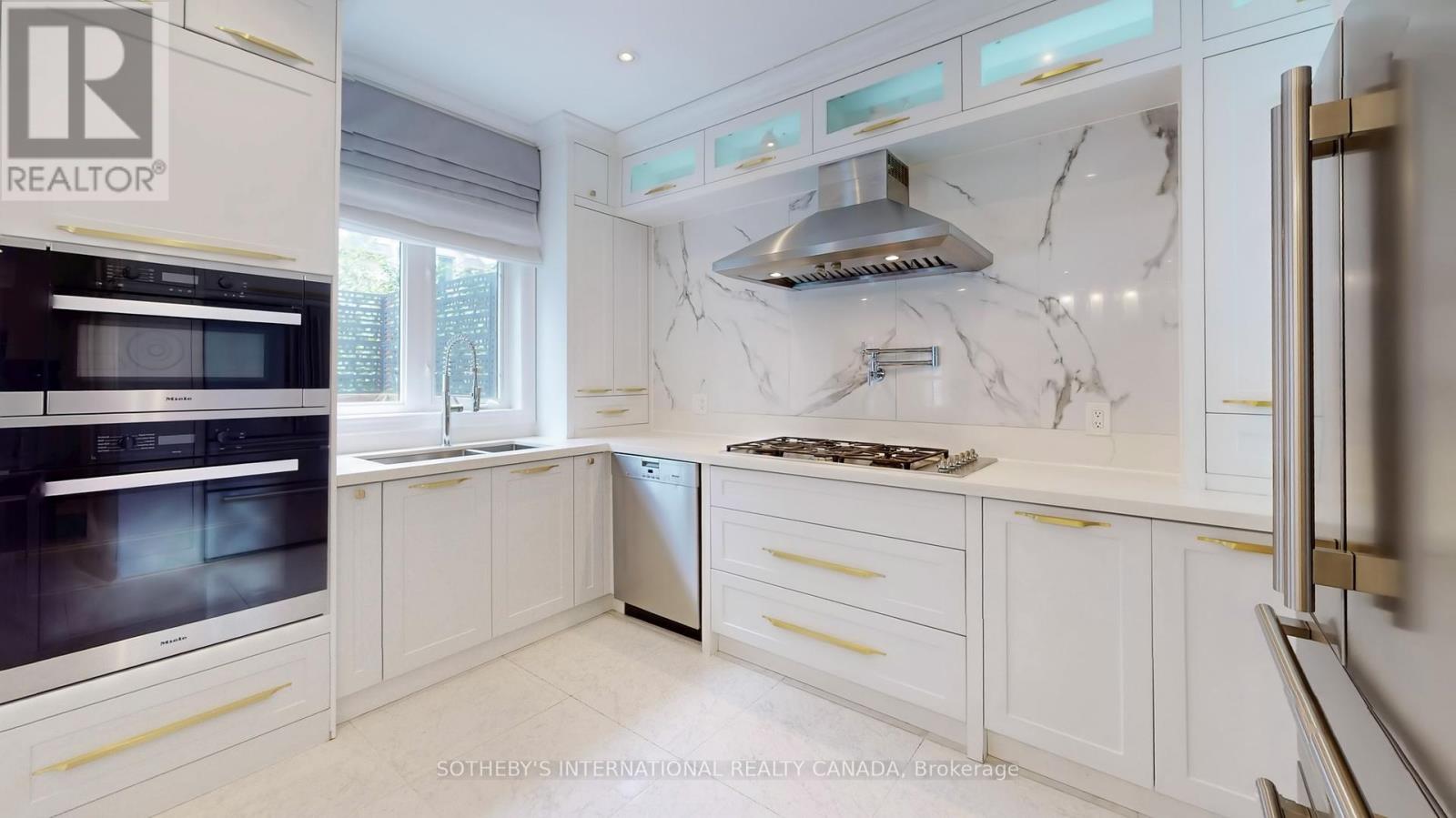 567 Melrose Avenue, Toronto, Ontario  M5M 2A4 - Photo 11 - C12320978