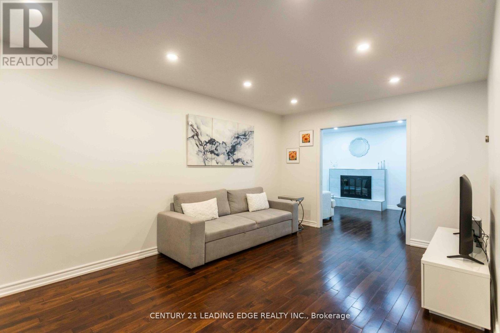 49 Harringay Crescent, Toronto, Ontario  M1W 1Z4 - Photo 5 - E12321007