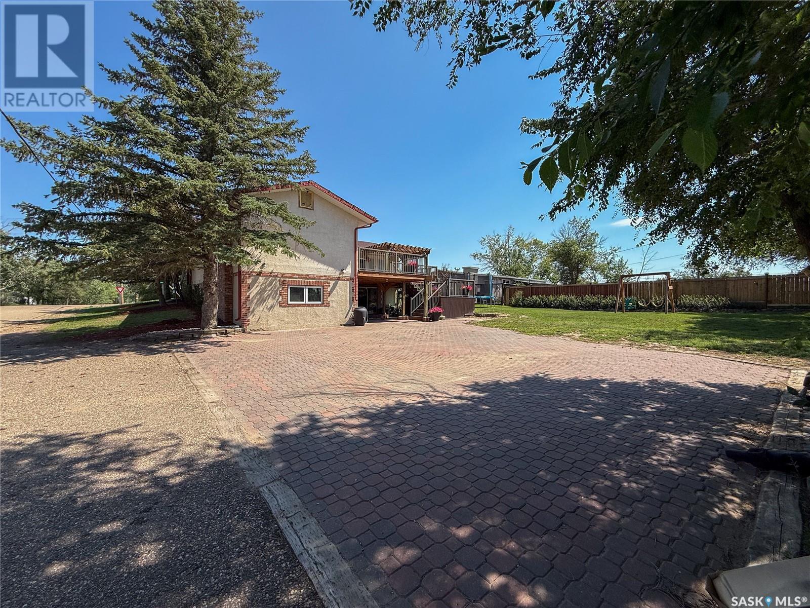 117 2nd Street W, Frontier, Saskatchewan  S0N 0W0 - Photo 50 - SK014474