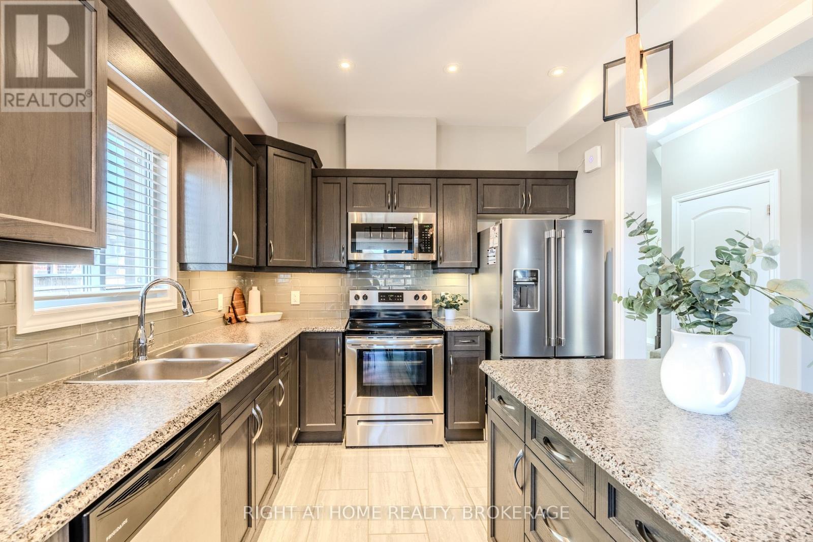 7787 Hanniwell Street, Niagara Falls, Ontario  L2G 0H5 - Photo 13 - X12255240