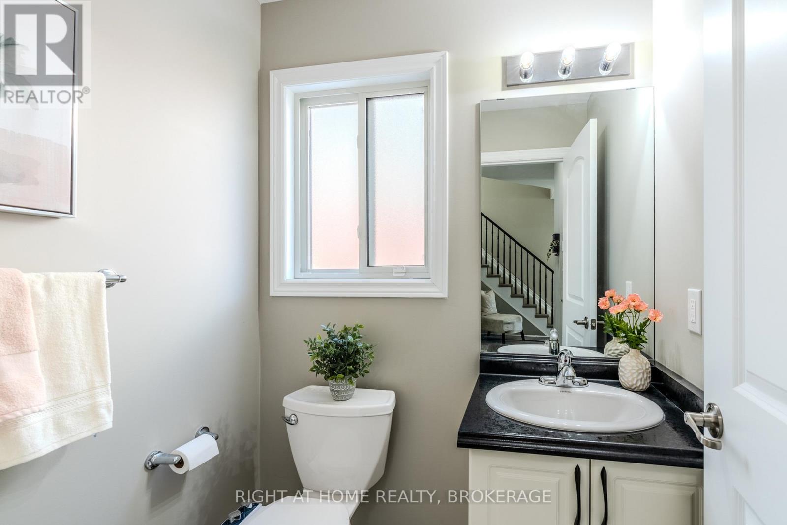 7787 Hanniwell Street, Niagara Falls, Ontario  L2G 0H5 - Photo 8 - X12255240