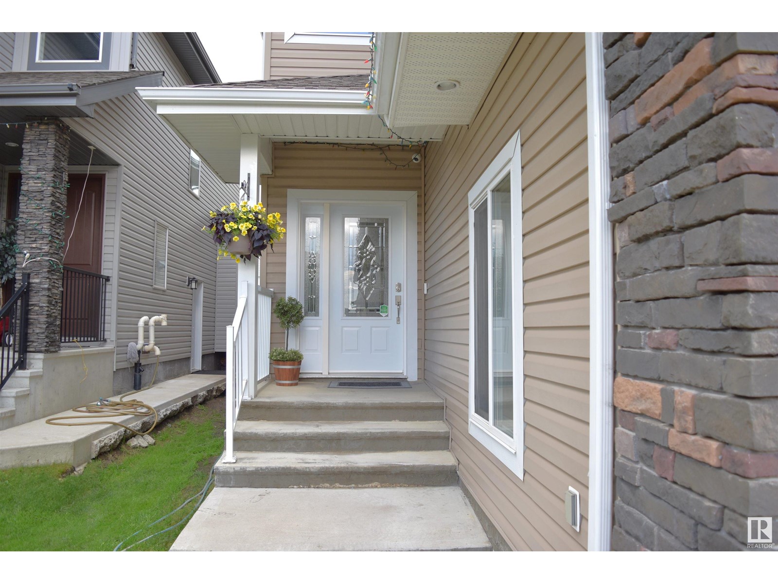 5121 1b Av Sw, Edmonton, Alberta  T6X 0Z7 - Photo 4 - E4450124