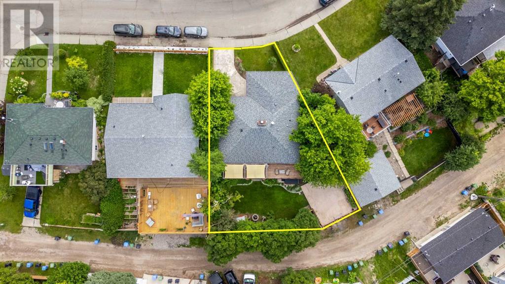 Property at 73 Cumberland Drive NW image 3