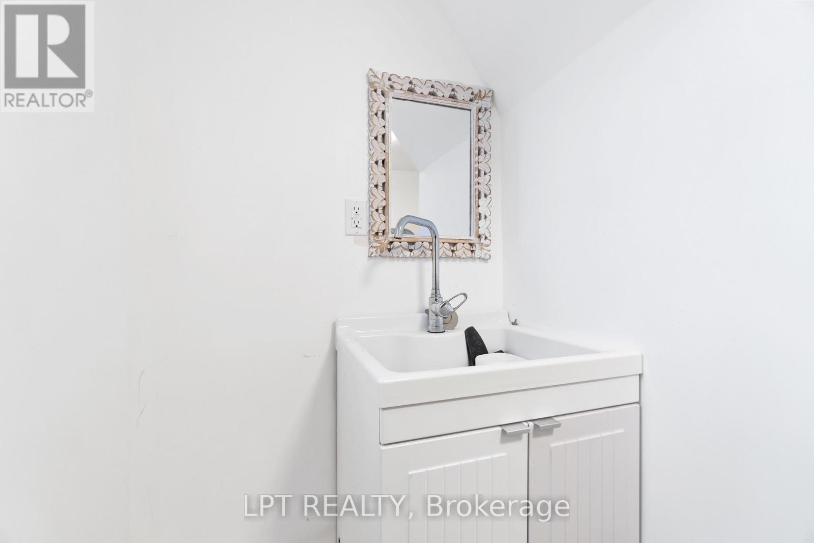 26 Charbonneau Street, Mcnab/braeside, Ontario  K0A 1G0 - Photo 27 - X12321081