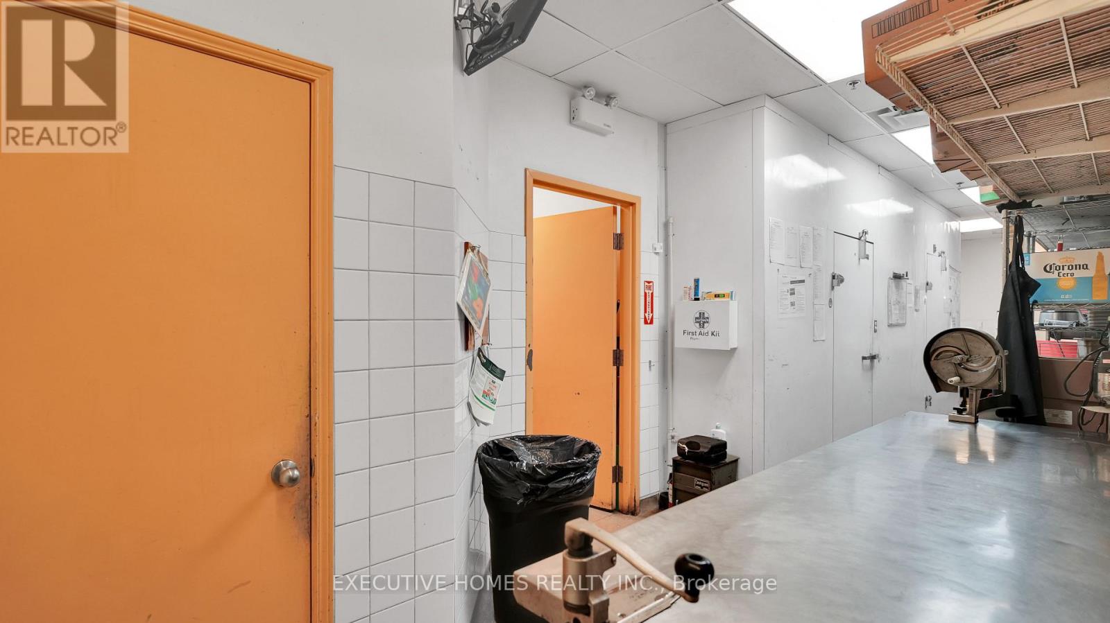 141b - 30 Famous Avenue, Vaughan (Pine Valley Business Park), Ontario  L4L 9M3 - Photo 15 - N12317947