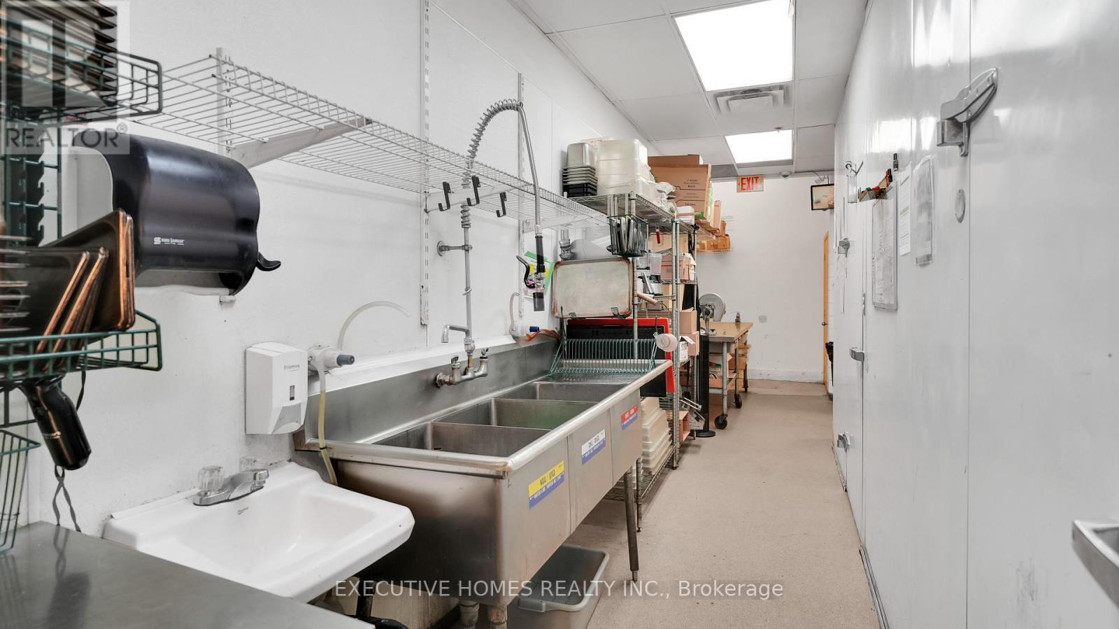 141b - 30 Famous Avenue, Vaughan (Pine Valley Business Park), Ontario  L4L 9M3 - Photo 28 - N12317947