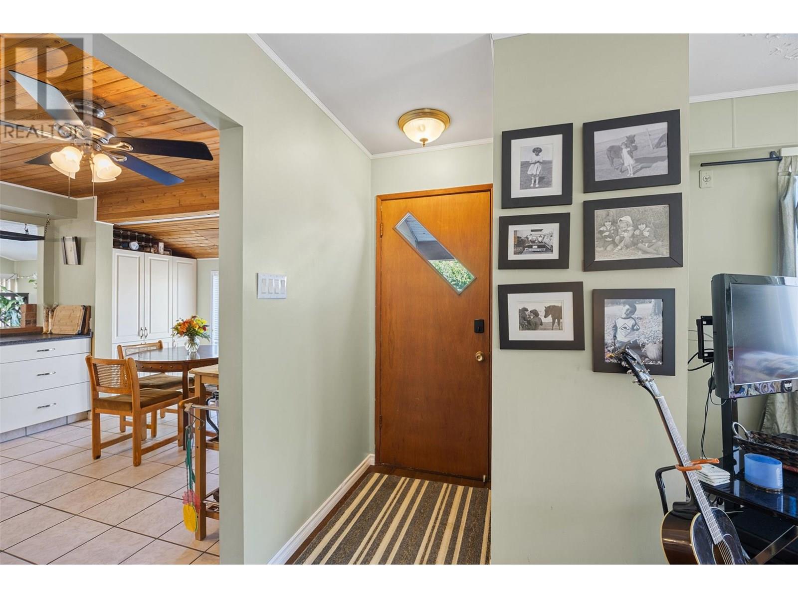 Property at 835 Pine Springs Road image 3