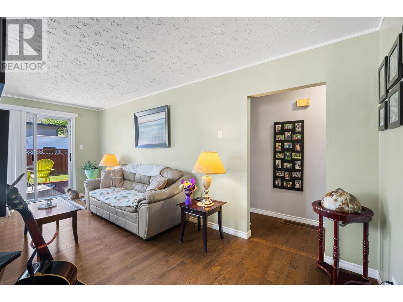 Property at 835 Pine Springs Road image 4