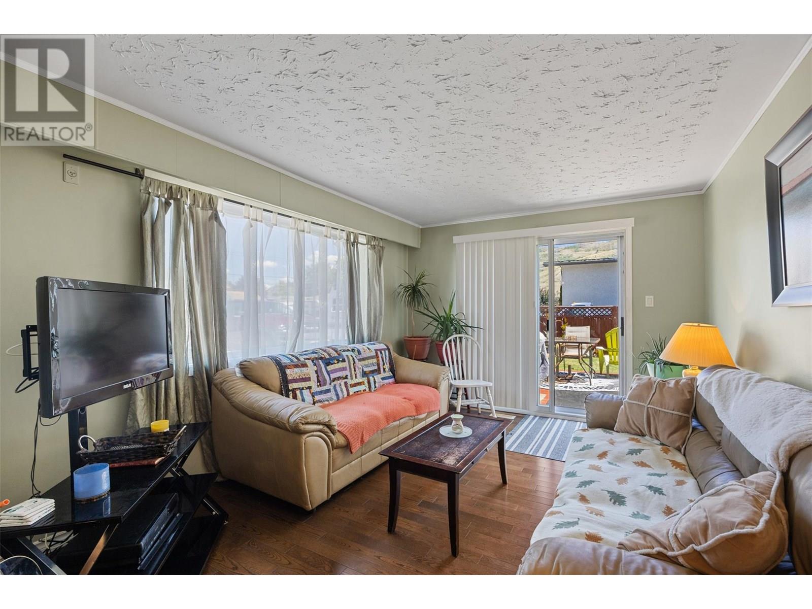 Property at 835 Pine Springs Road image 5