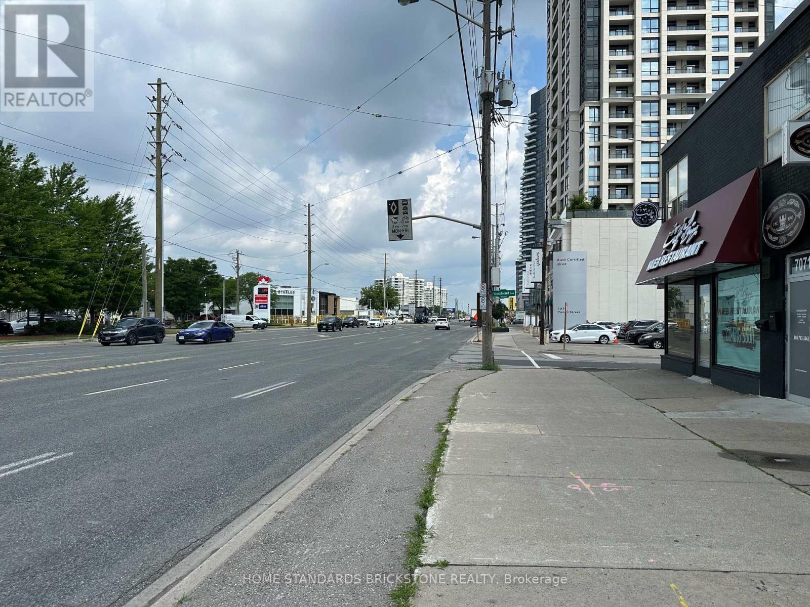 2c - 7061 Yonge Street, Markham, Ontario  L3T 2A6 - Photo 8 - N12279728