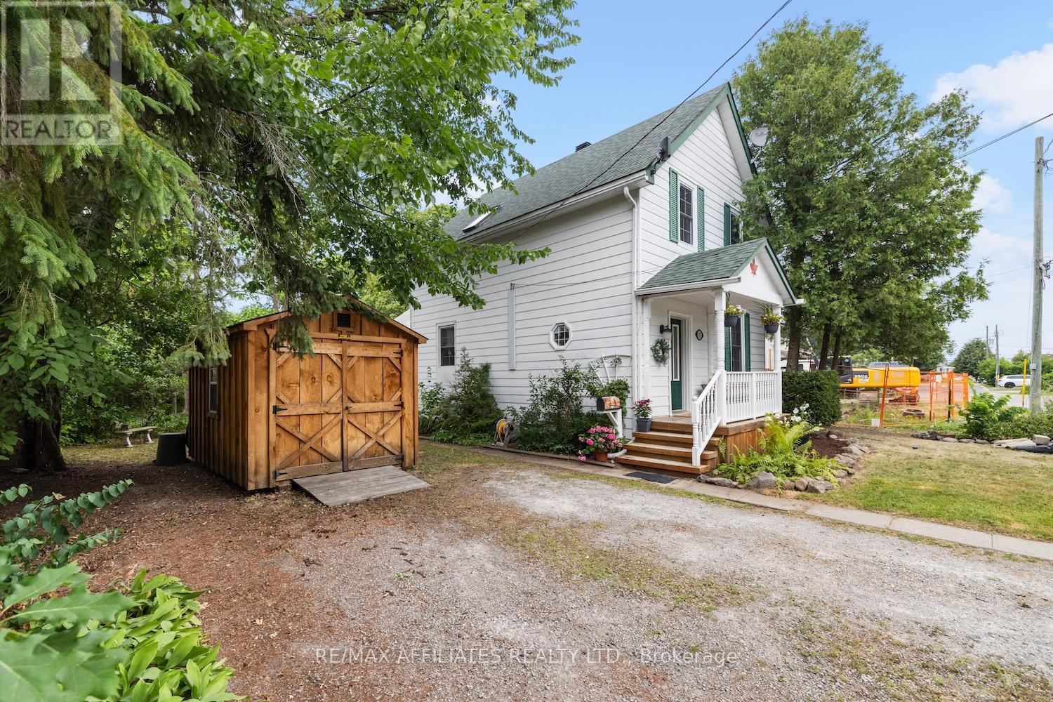 Property at 157 KING STREET image 4