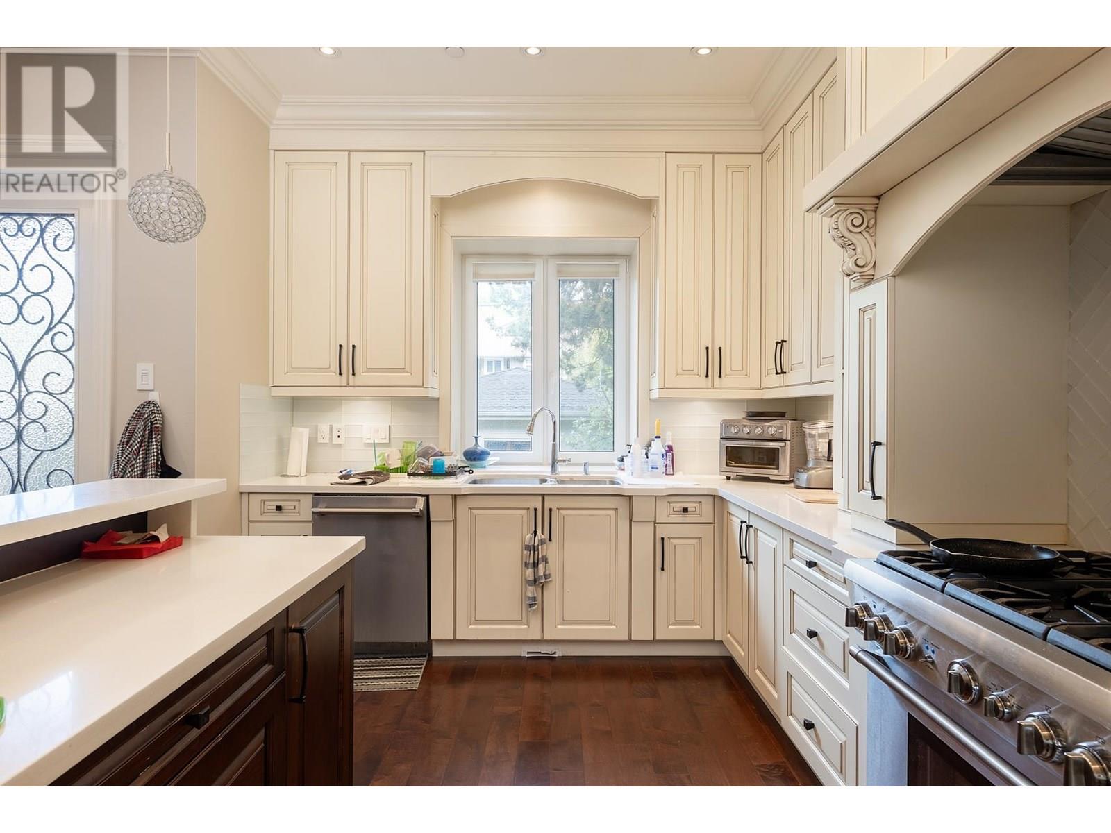 Property at 3149 W 28TH AVENUE image 3