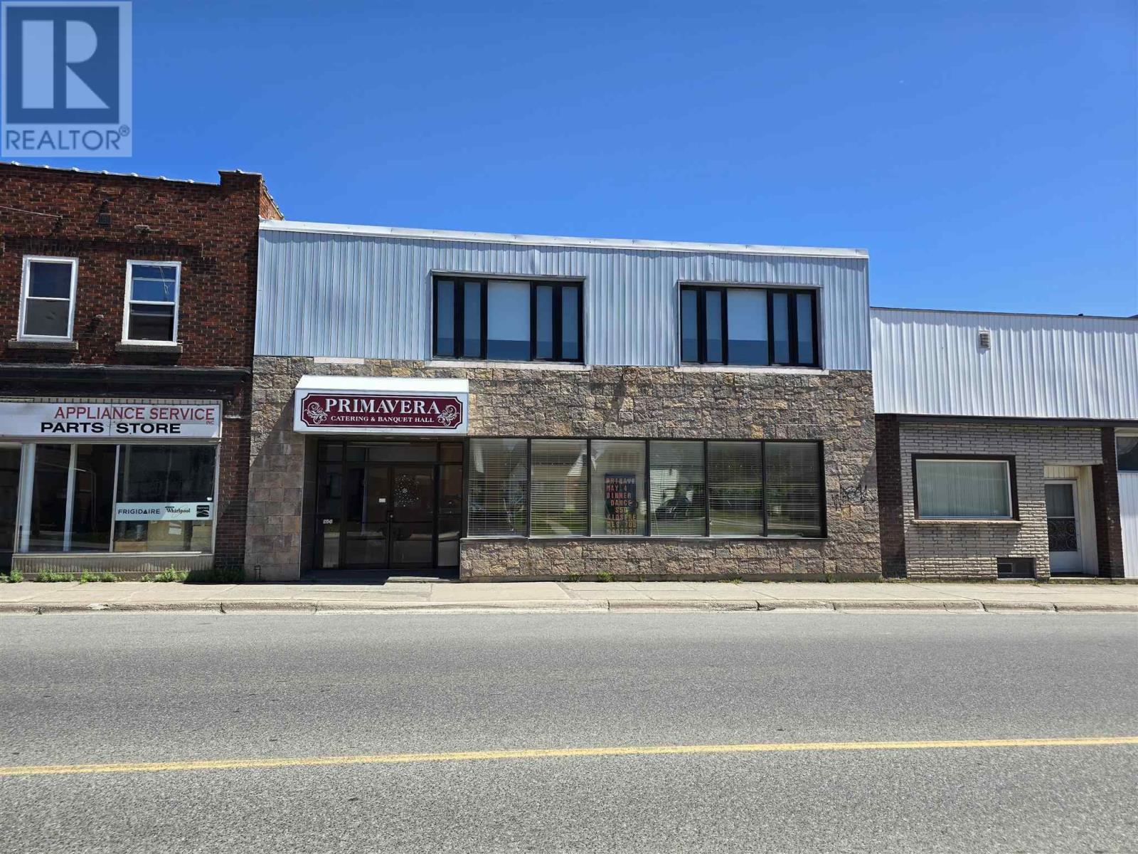256 Wellington St, Sault Ste Marie, Ontario  P6A 5R3 - Photo 1 - SM251356