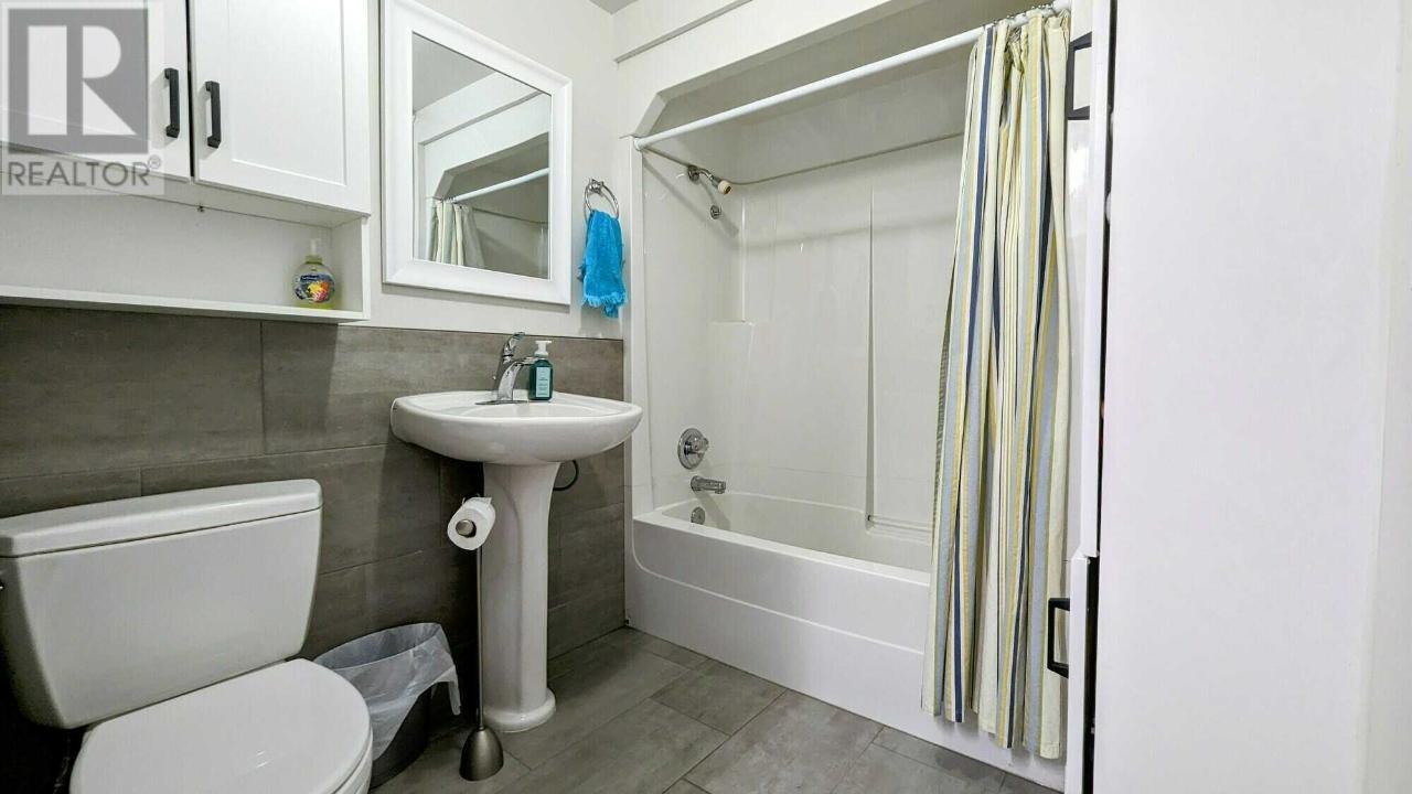 6552-6556 Mcdonald Loop Road, Grasmere, British Columbia  V0B 1R0 - Photo 7 - 10334437