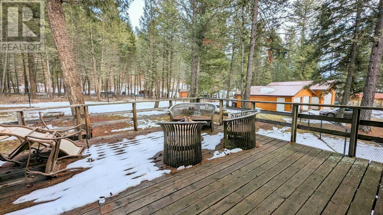 6552-6556 Mcdonald Loop Road, Grasmere, British Columbia  V0B 1R0 - Photo 11 - 10334437