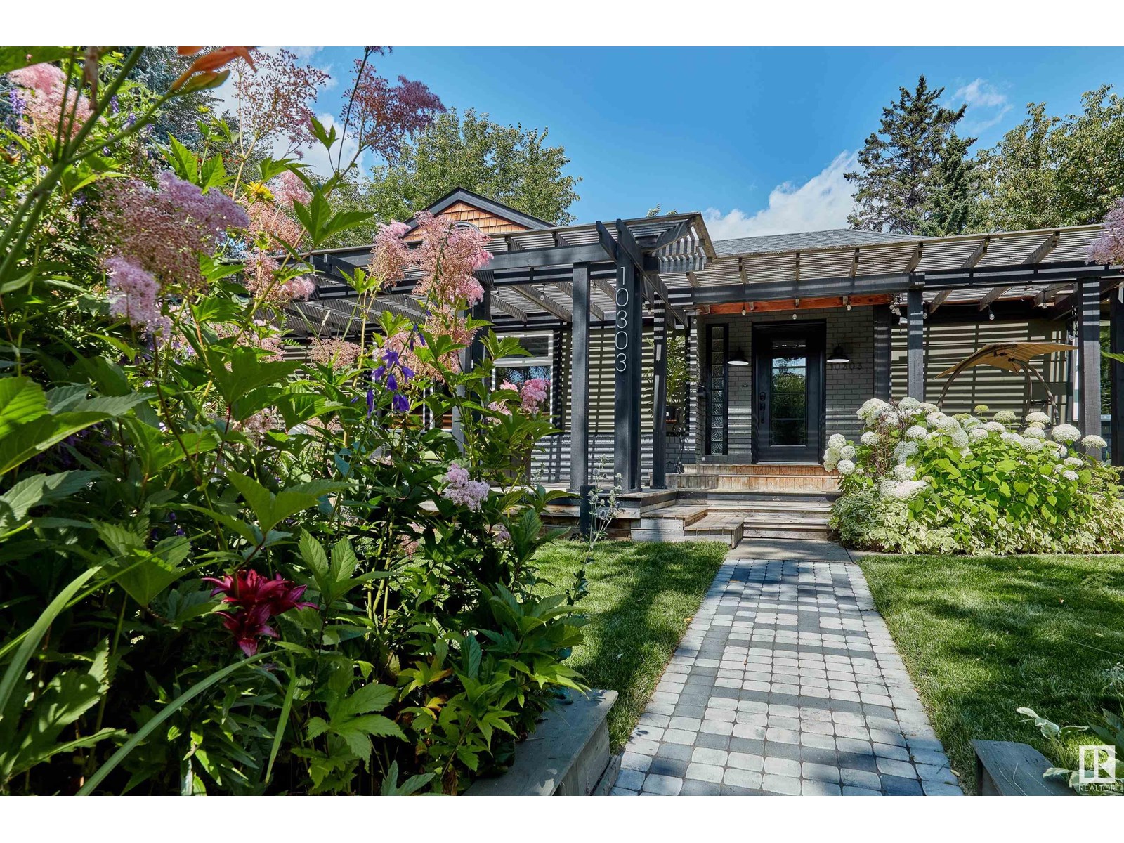 Property at 10303 GLENORA CR NW image 1