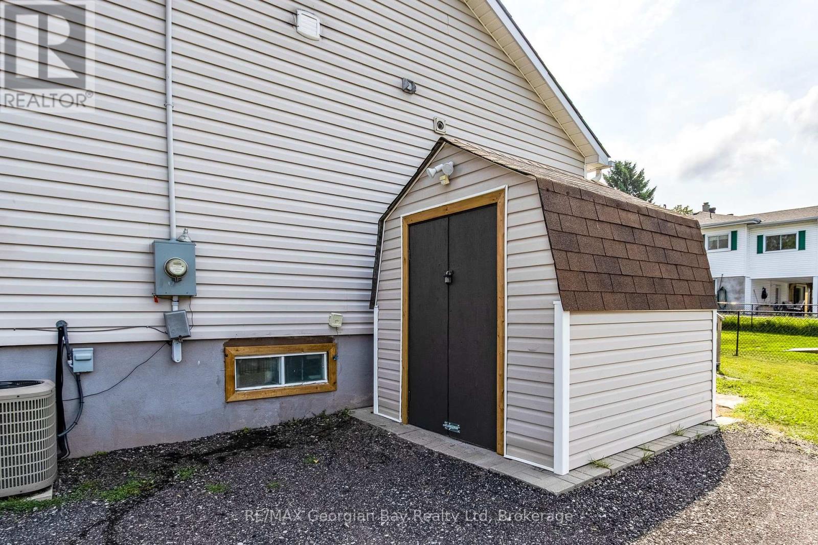 16 Edward Street, Penetanguishene, Ontario  L9M 1L1 - Photo 23 - S12321158