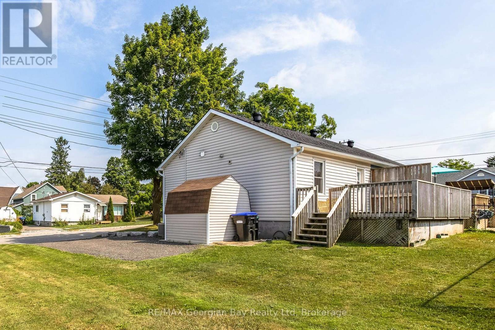 16 Edward Street, Penetanguishene, Ontario  L9M 1L1 - Photo 28 - S12321158