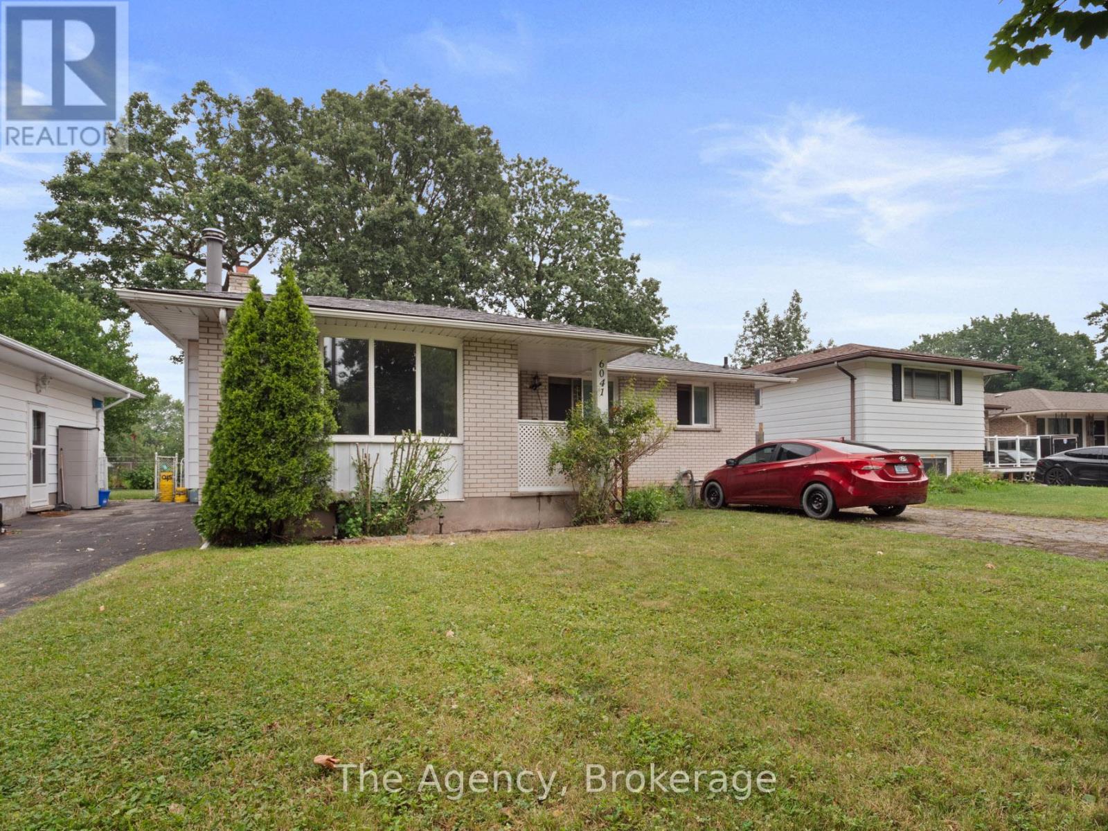 Property at 6041 CADHAM STREET image 2